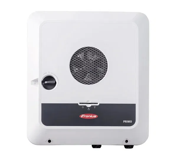 Fronius Primo GEN24 inverter. Product range shown.